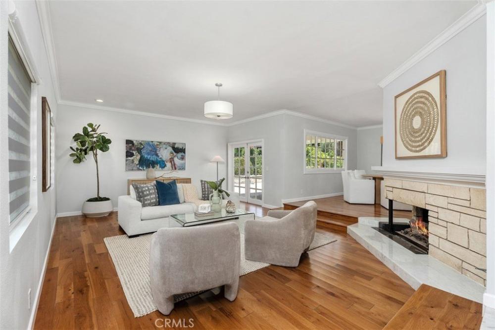 Currently Displayed Property Photo