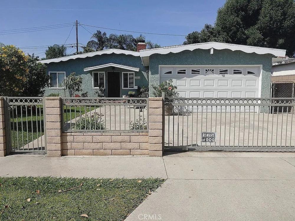 Currently Displayed Property Photo