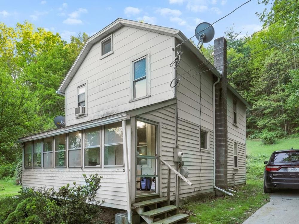 Currently Displayed Property Photo