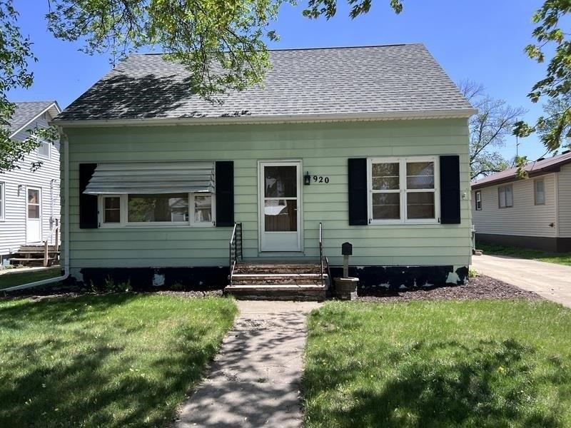 Currently Displayed Property Photo