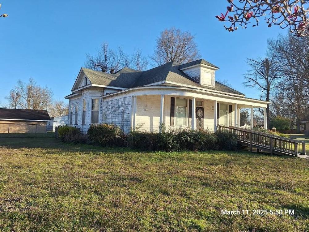 Currently Displayed Property Photo