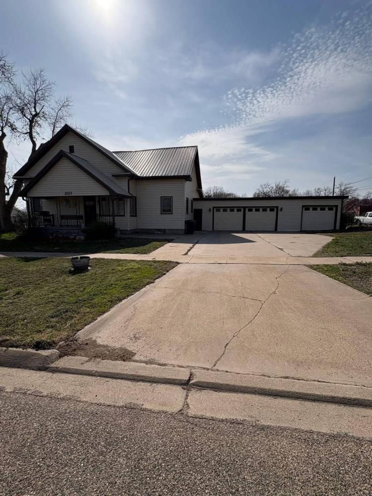 Currently Displayed Property Photo