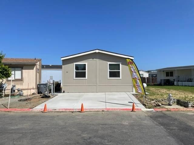 Currently Displayed Property Photo