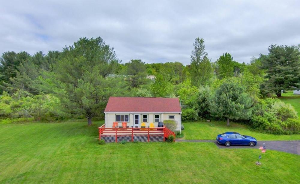 Currently Displayed Property Photo