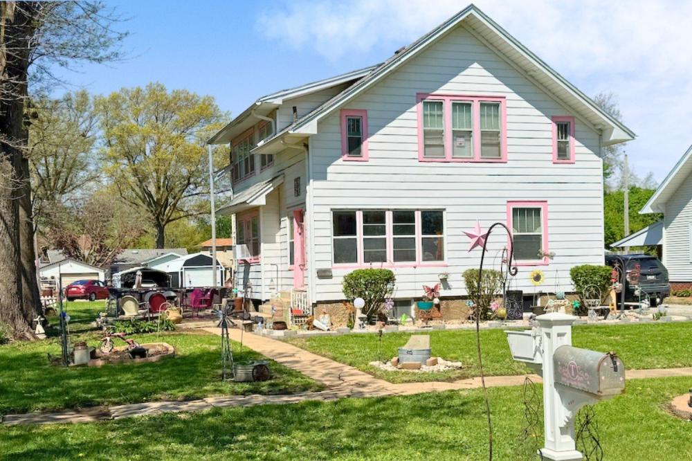 Currently Displayed Property Photo