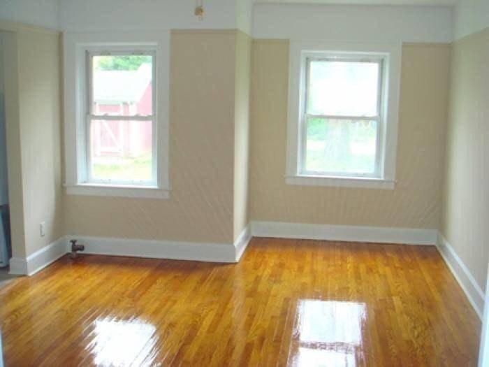 Currently Displayed Property Photo