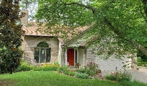 Currently Displayed Property Photo