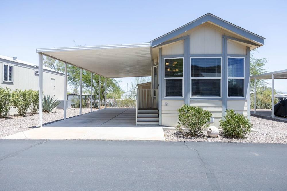 Currently Displayed Property Photo