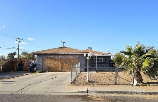 Currently Displayed Property Photo