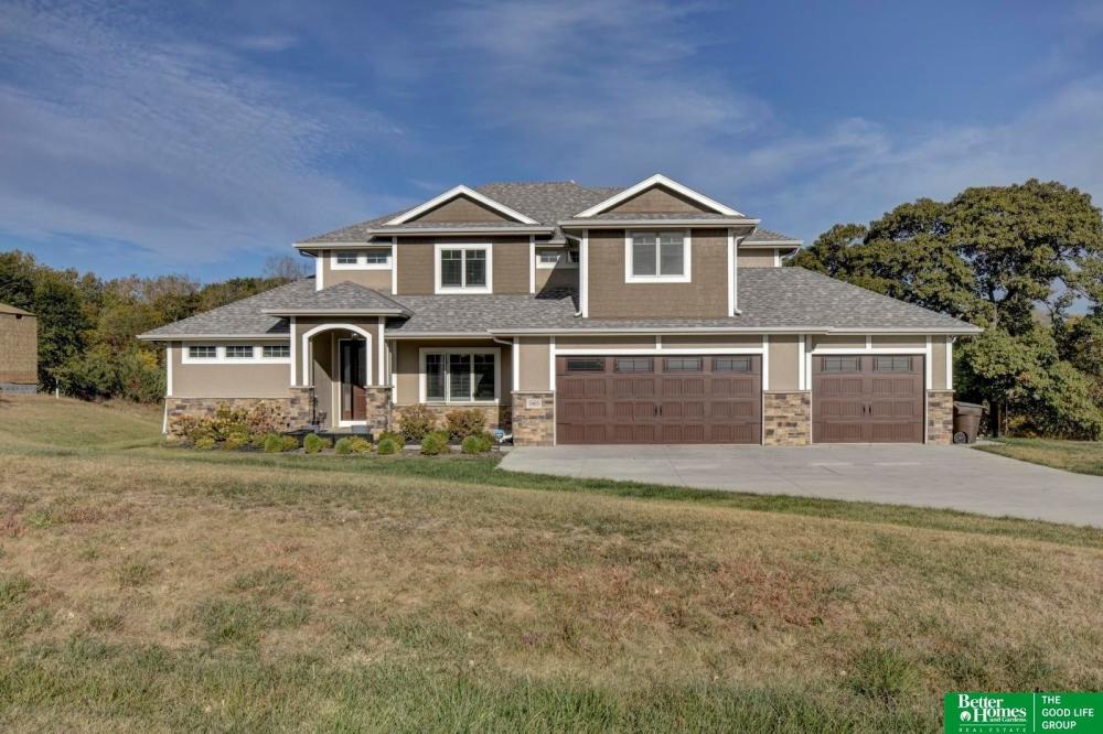 Currently Displayed Property Photo
