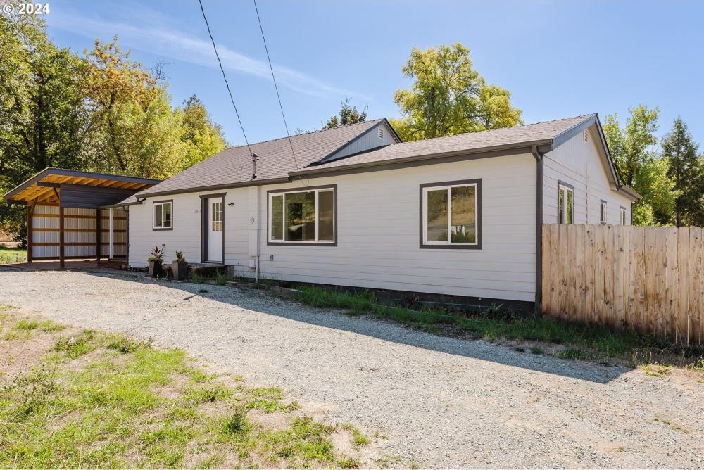 Currently Displayed Property Photo