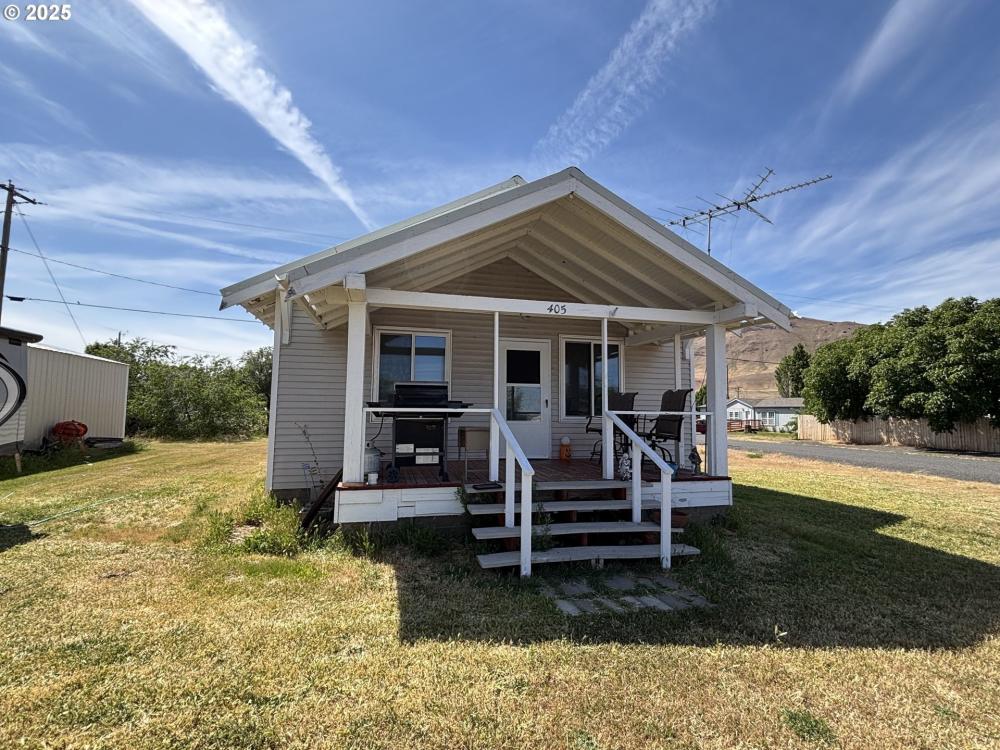 Currently Displayed Property Photo