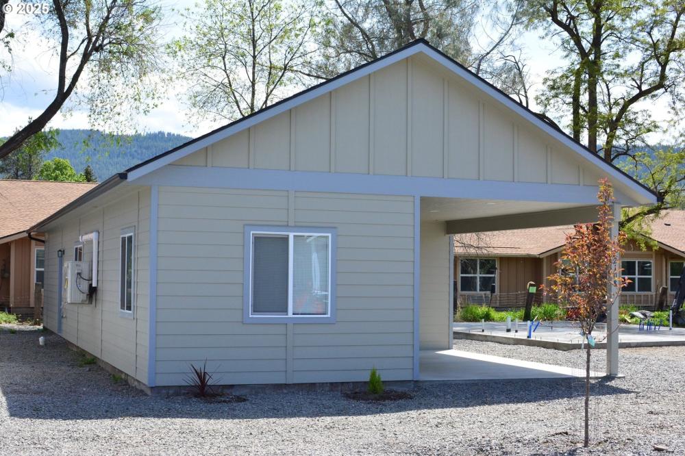 Currently Displayed Property Photo