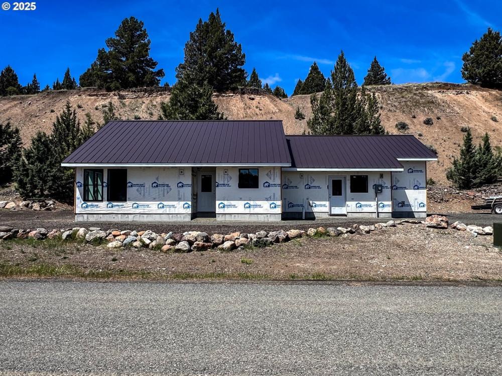 Currently Displayed Property Photo