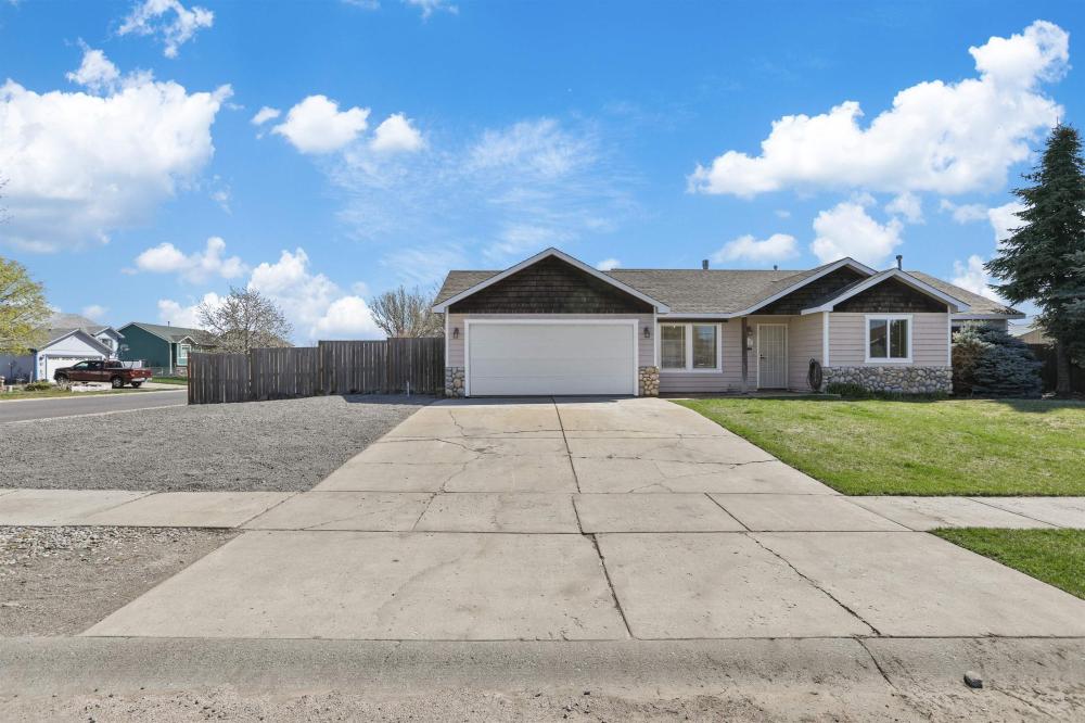 Currently Displayed Property Photo