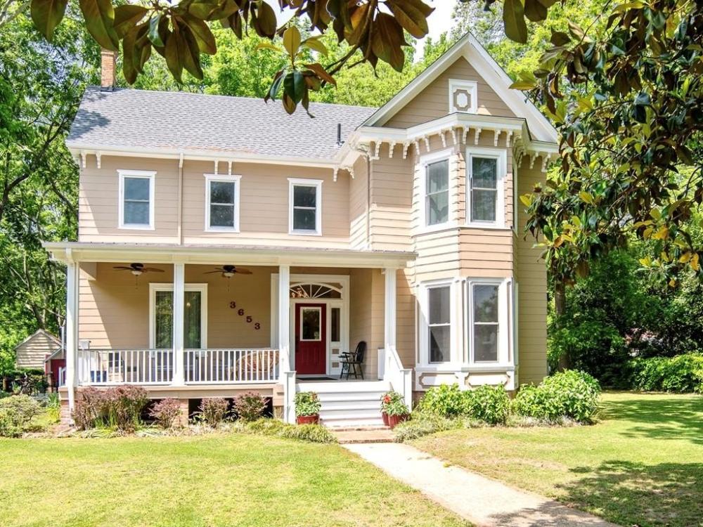 Currently Displayed Property Photo