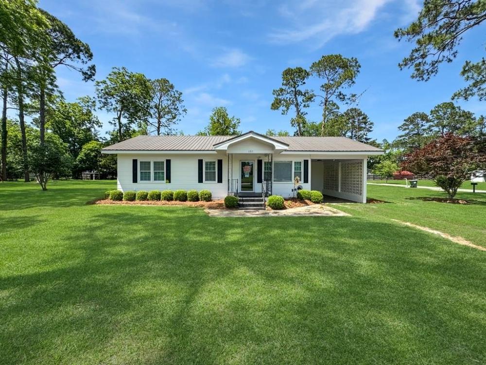 Currently Displayed Property Photo