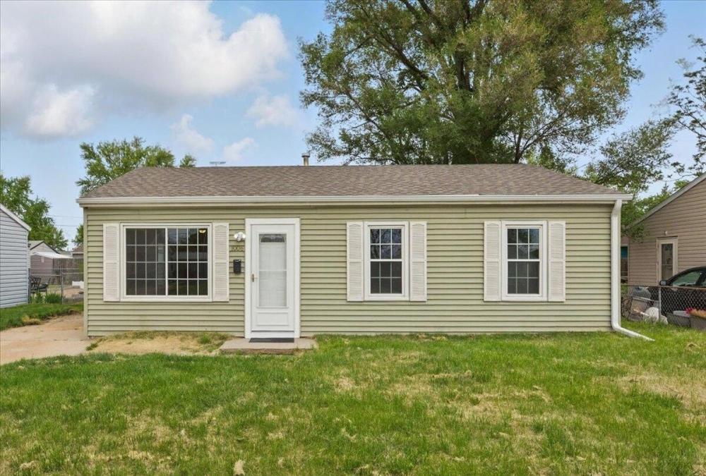 Currently Displayed Property Photo