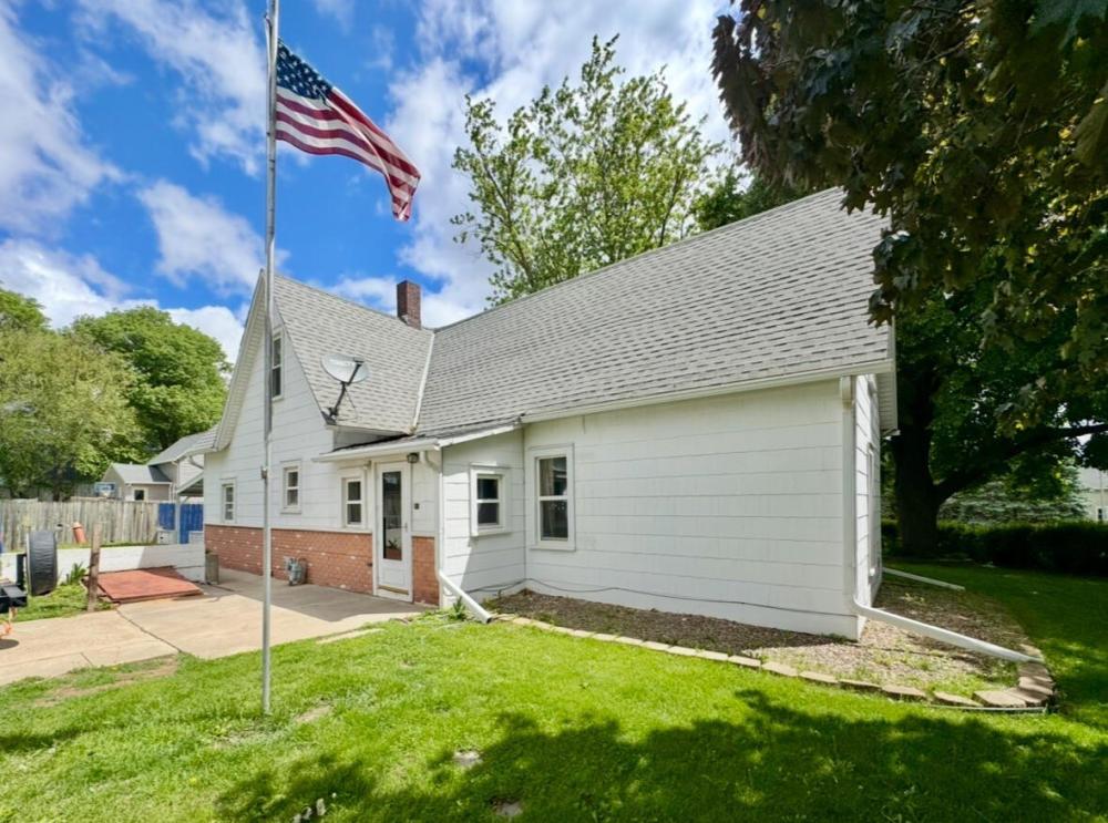 Currently Displayed Property Photo