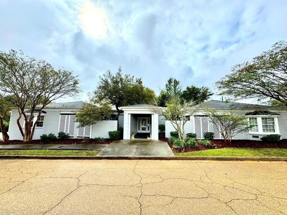 Currently Displayed Property Photo