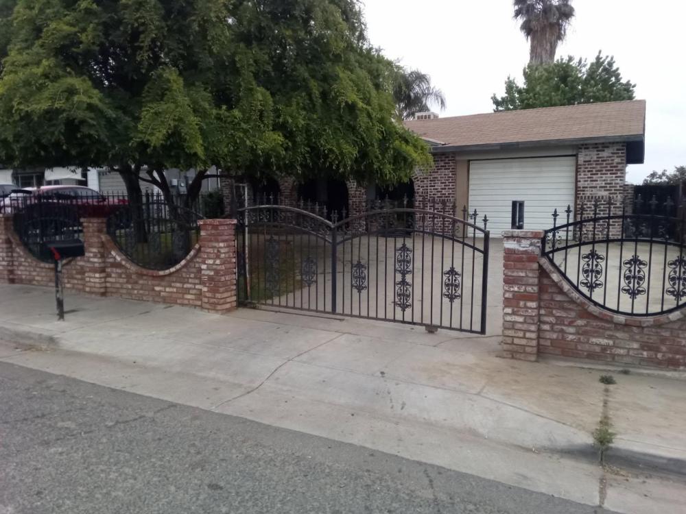 Currently Displayed Property Photo