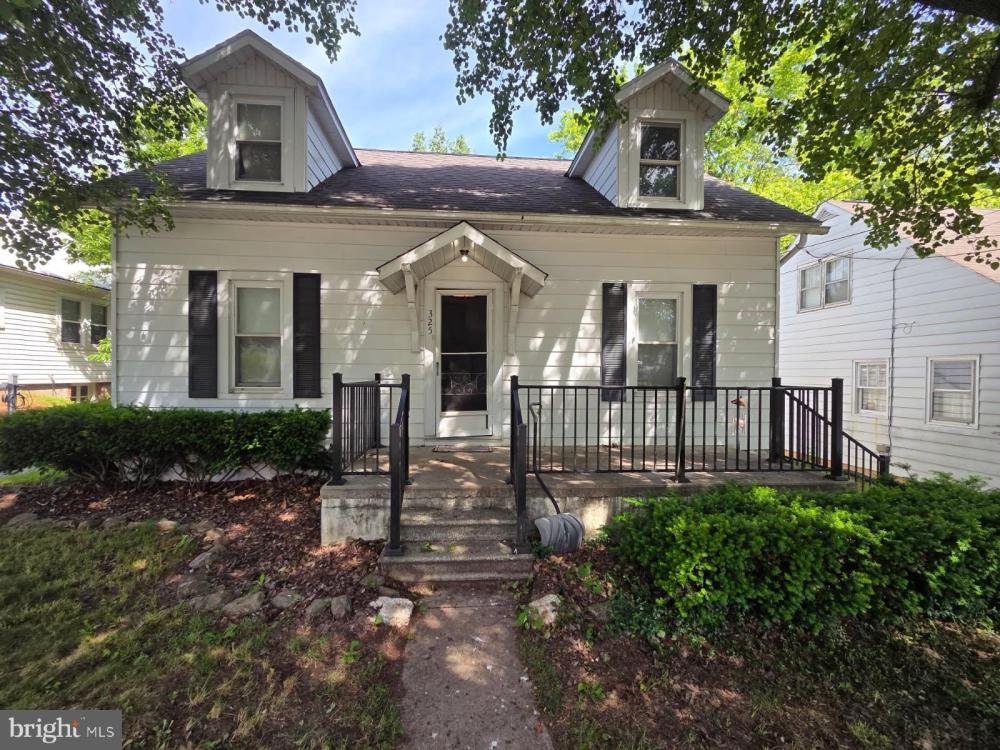 Currently Displayed Property Photo
