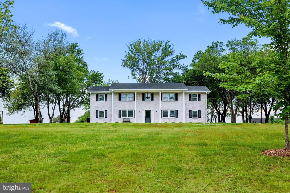 Currently Displayed Property Photo