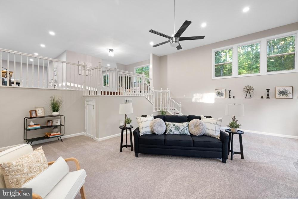 Currently Displayed Property Photo
