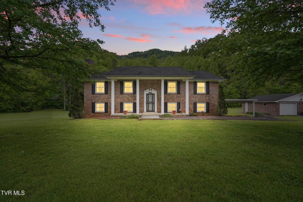 Currently Displayed Property Photo