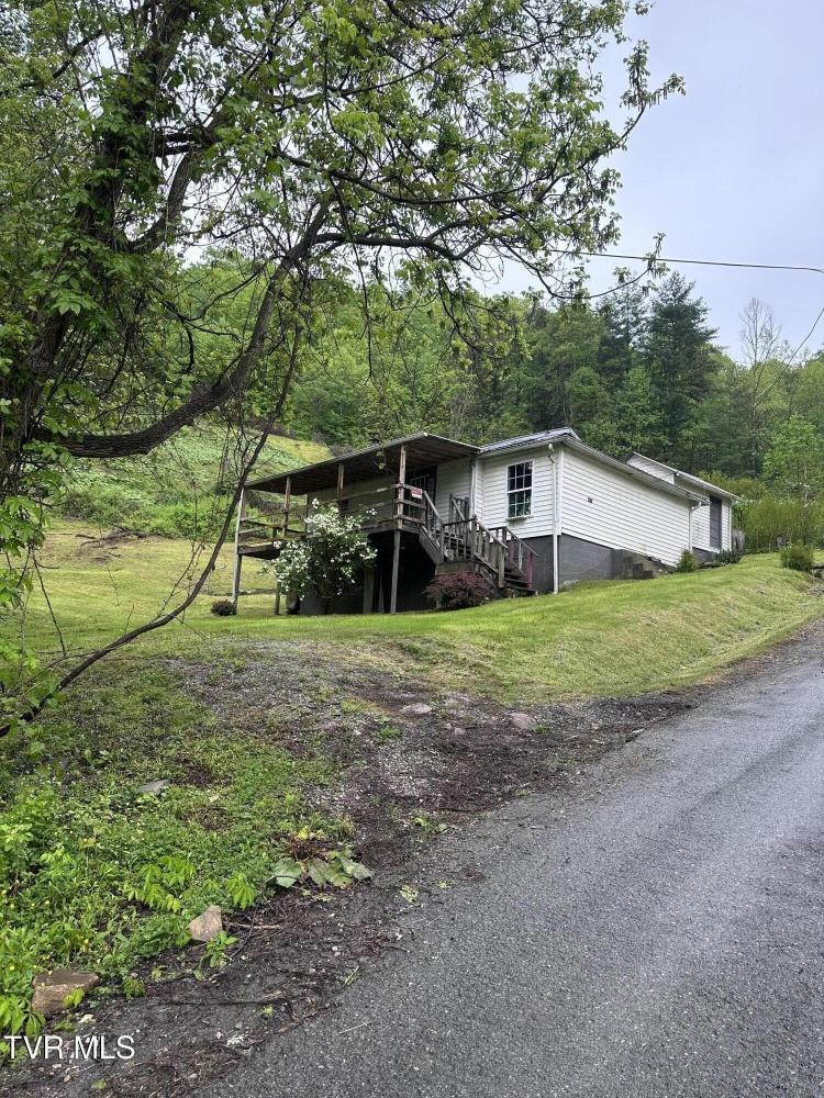 Currently Displayed Property Photo