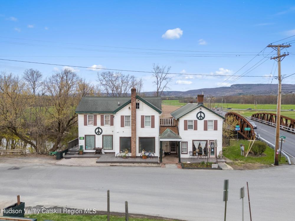 Currently Displayed Property Photo