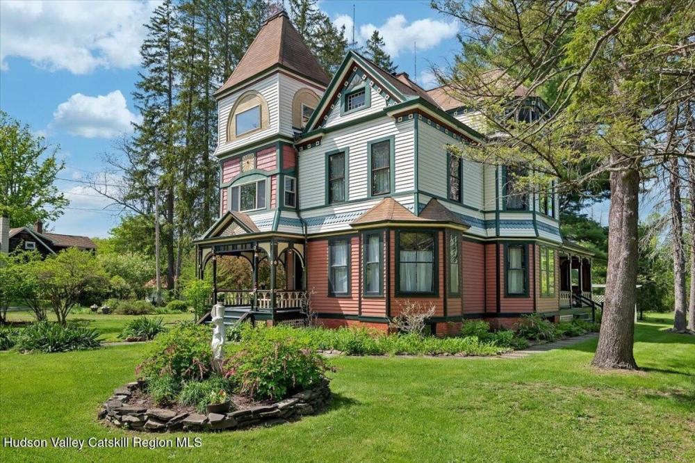 Currently Displayed Property Photo
