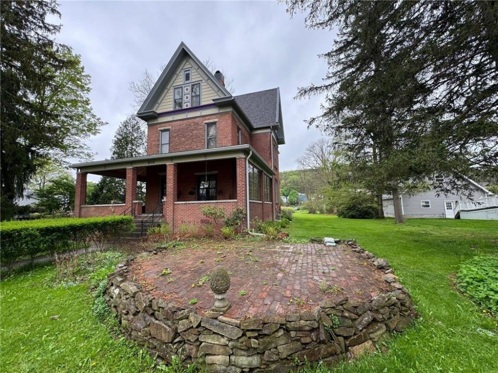 Currently Displayed Property Photo