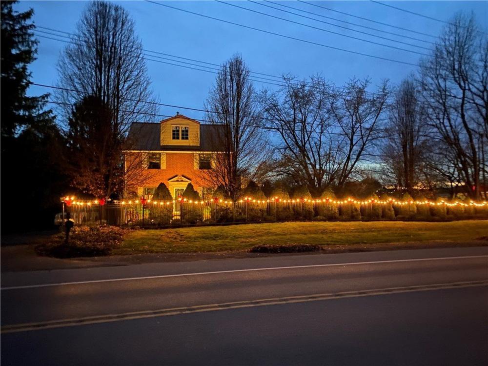 Currently Displayed Property Photo