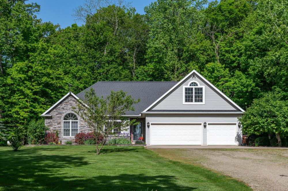 Currently Displayed Property Photo